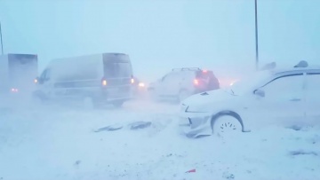 Умный город: Погодные аномалии России: потопы, снежные бури, лютые морозы, гололед - видео